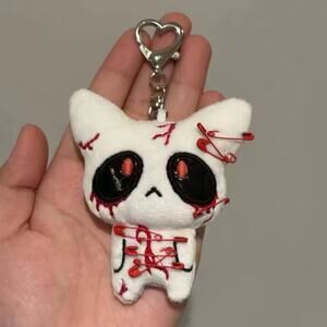 Creepy Cute Goth Cat Plush Keychain – Horror Kawaii Plushie with Safety Pins